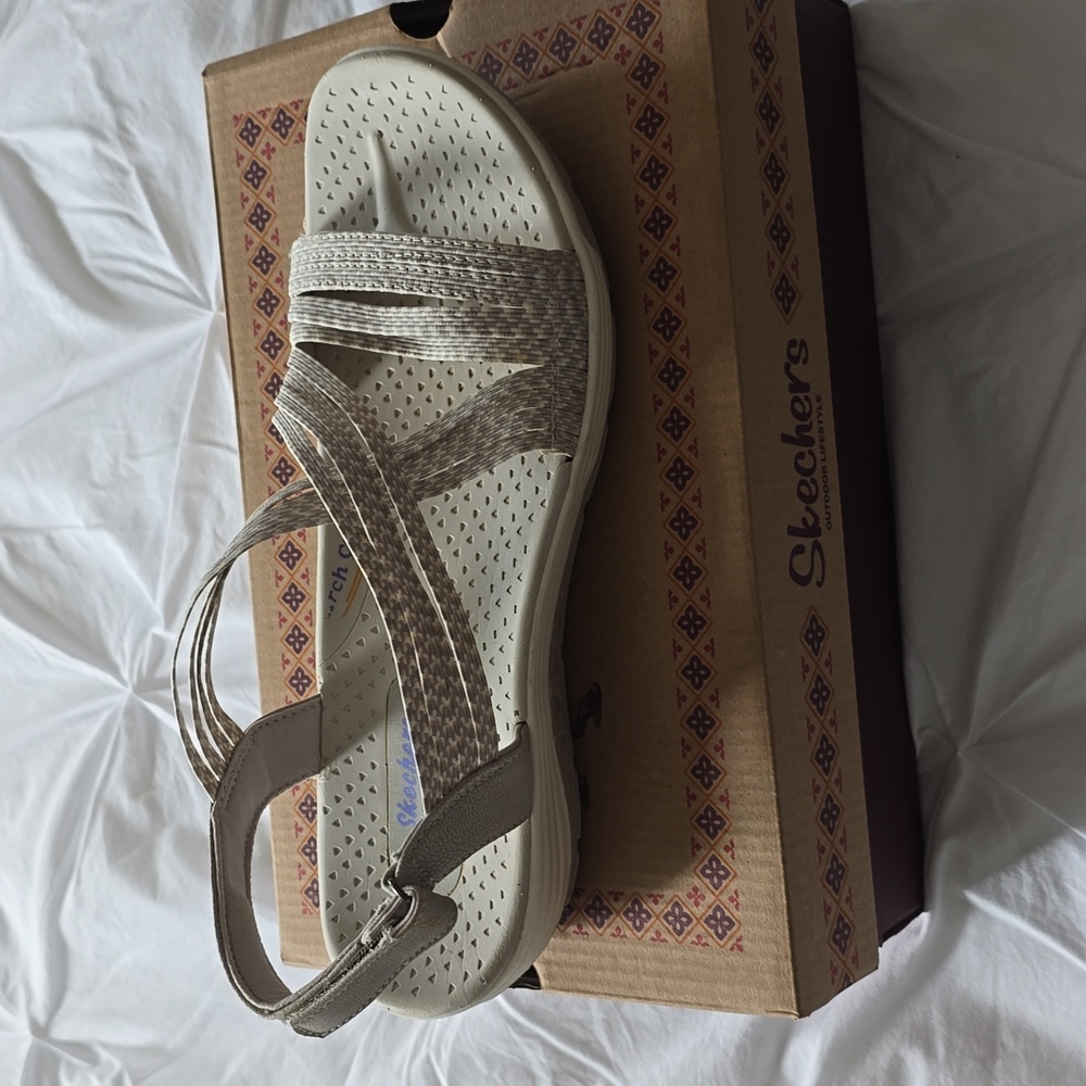 Sketchers sandals